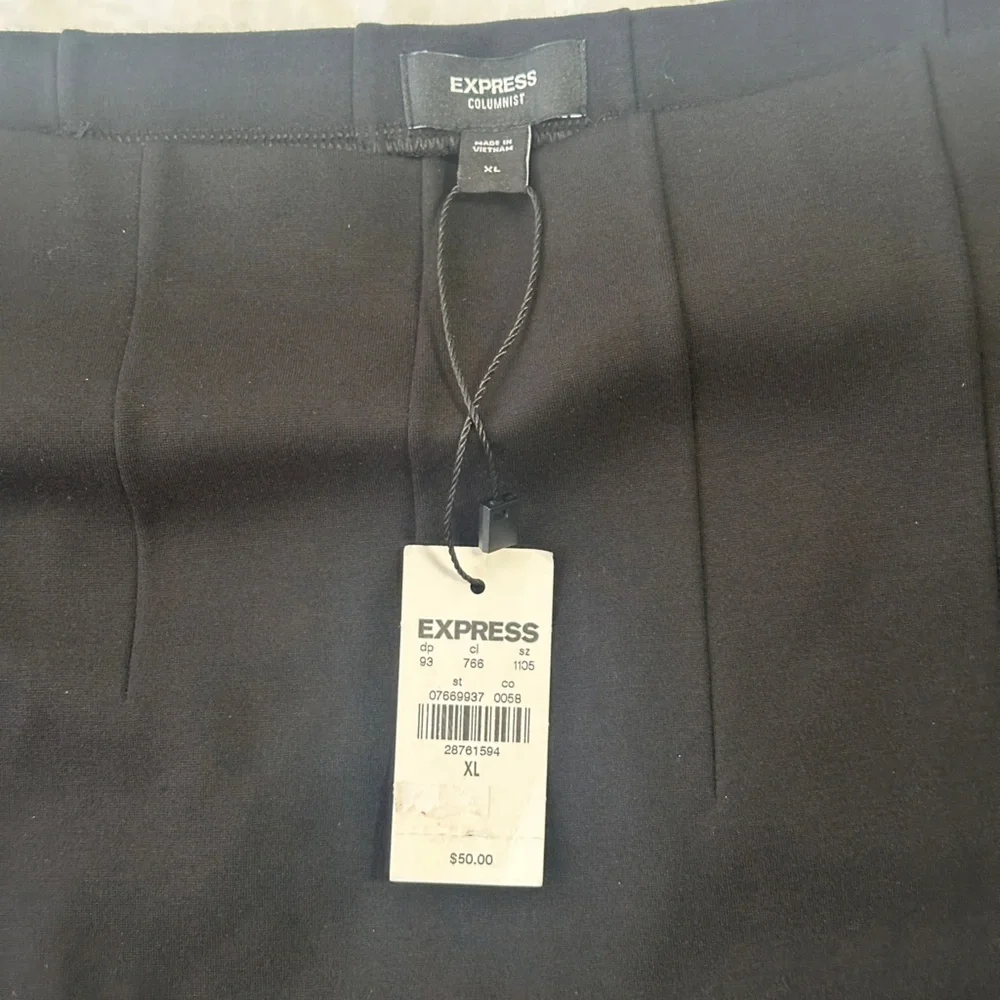 Express Elegant Black Mini Skirt - Picture 2 of 3